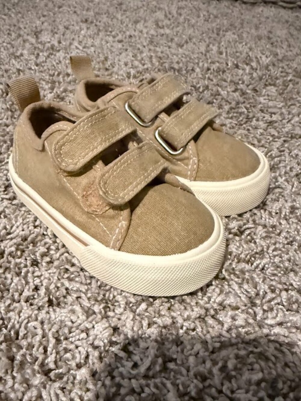 H&M Toddler Boy Beige Velcro Sneakers | Size 20/21 (4.5-5.5)
